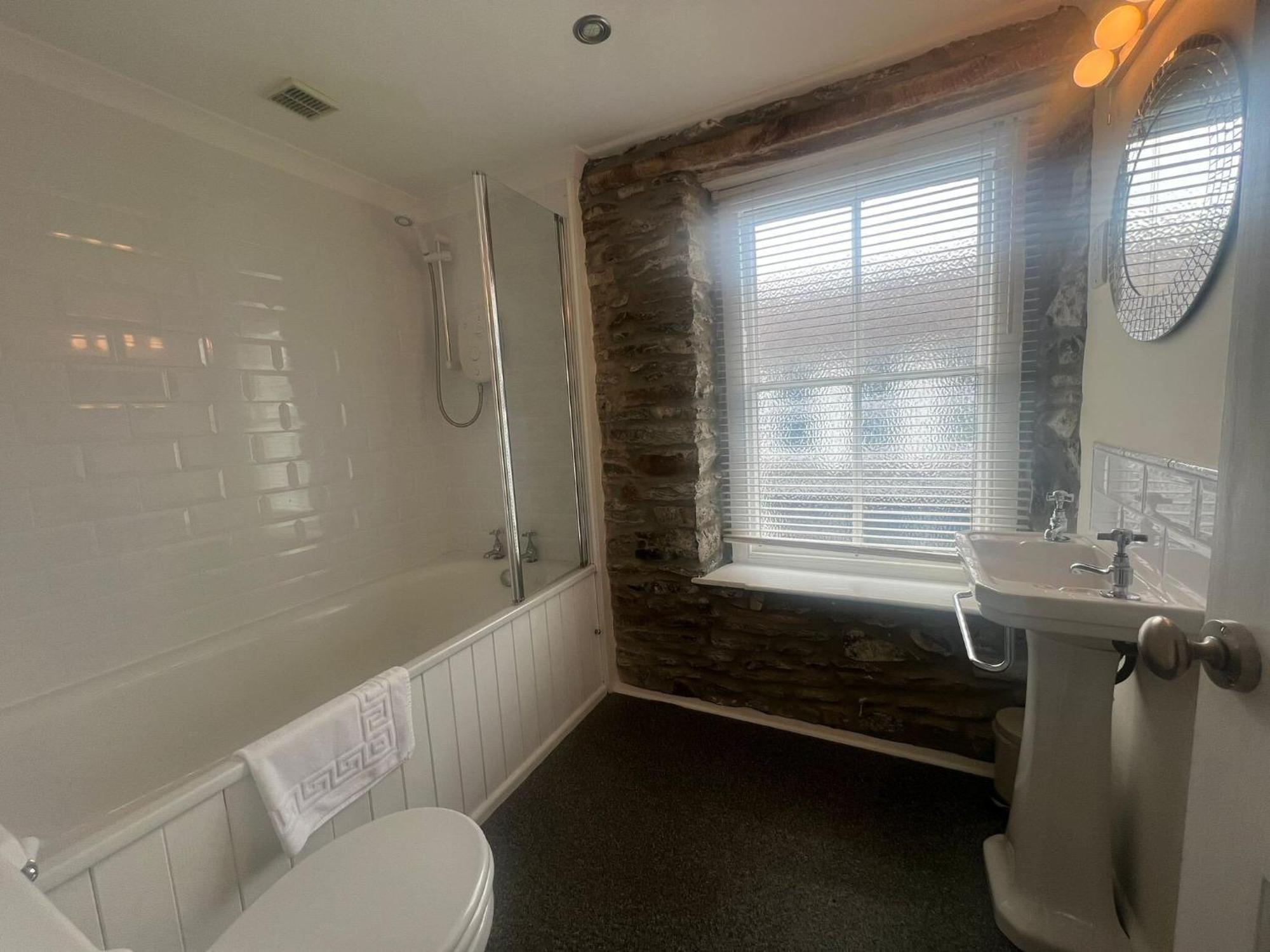 Nant Meigan, Georgian Townhouse In Centre Of Aberaeron, Dog Friendly Exterior photo