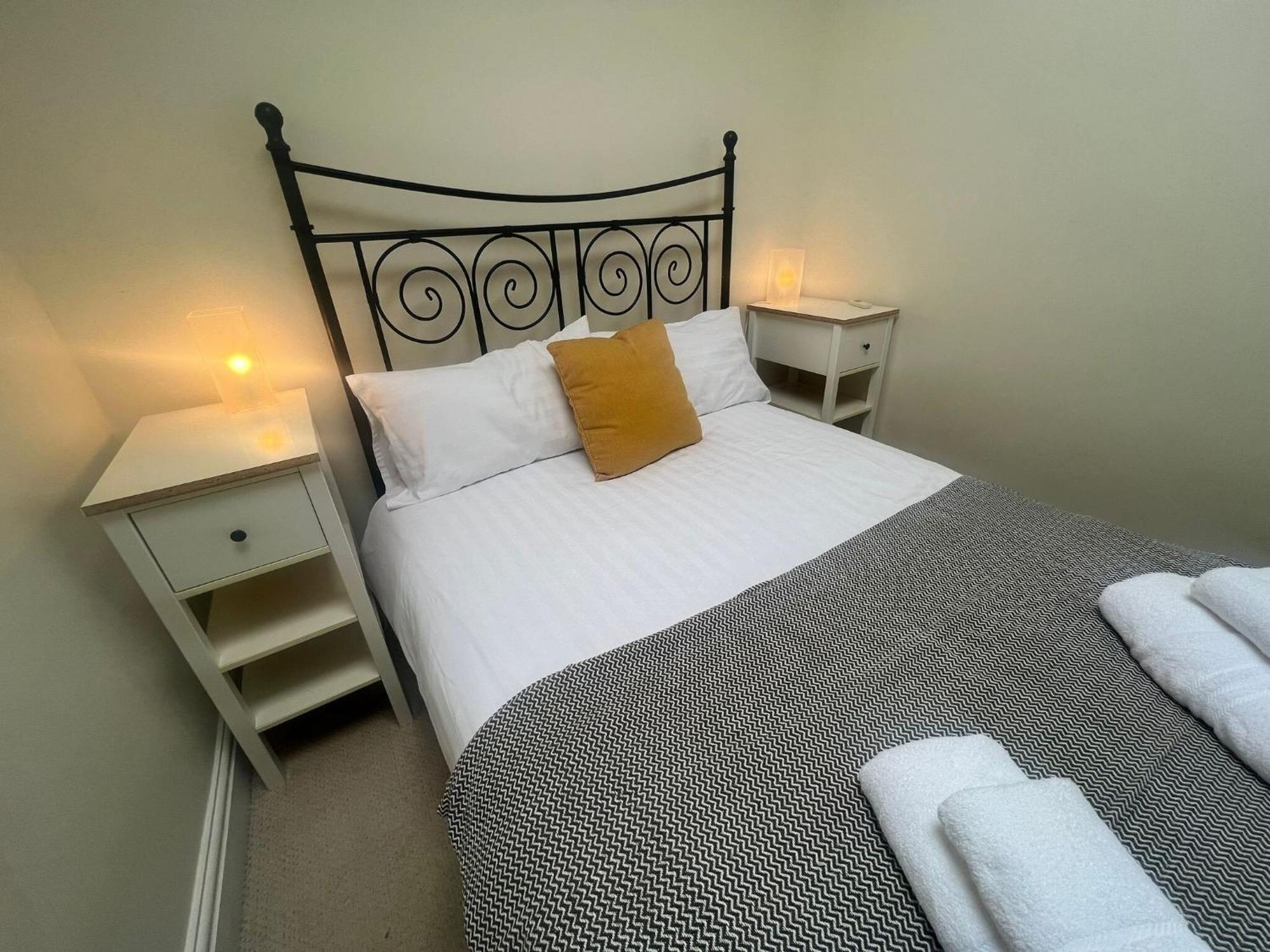 Nant Meigan, Georgian Townhouse In Centre Of Aberaeron, Dog Friendly Exterior photo